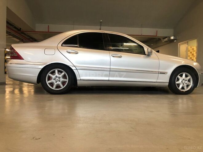 Mercedes C 220 2002, 238,657 km - 2.2 l - Bakı