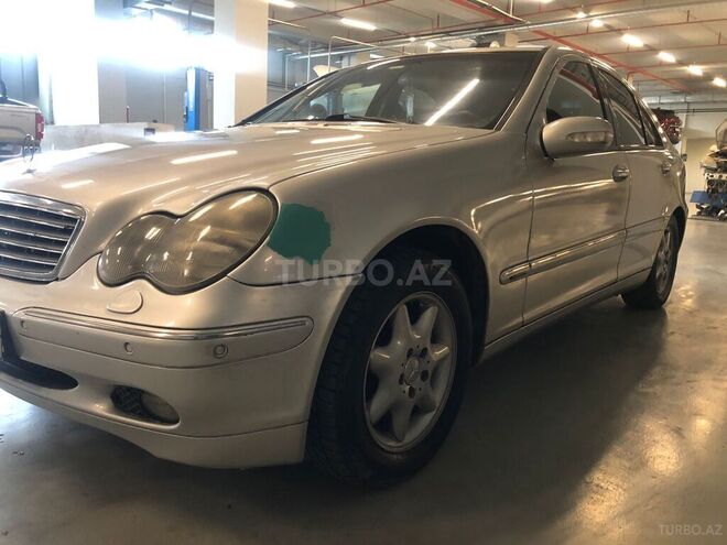 Mercedes C 220 2002, 238,657 km - 2.2 l - Bakı
