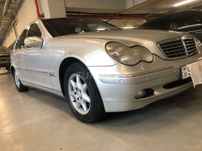 Mercedes C 220 2002, 238,657 km - 2.2 l - Bakı