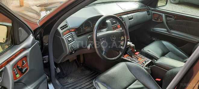 Mercedes E 280 2000, 336,000 km - 2.8 l - Bakı