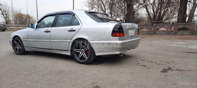 Mercedes C 240 2000, 129,500 km - 2.4 l - Gəncə