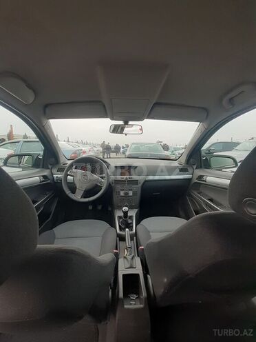 Opel Astra 2006, 200,000 km - 1.3 l - Gəncə