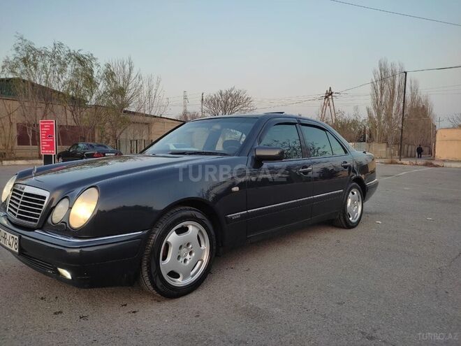 Mercedes E 230 1995, 27,358 km - 2.3 l - Bakı