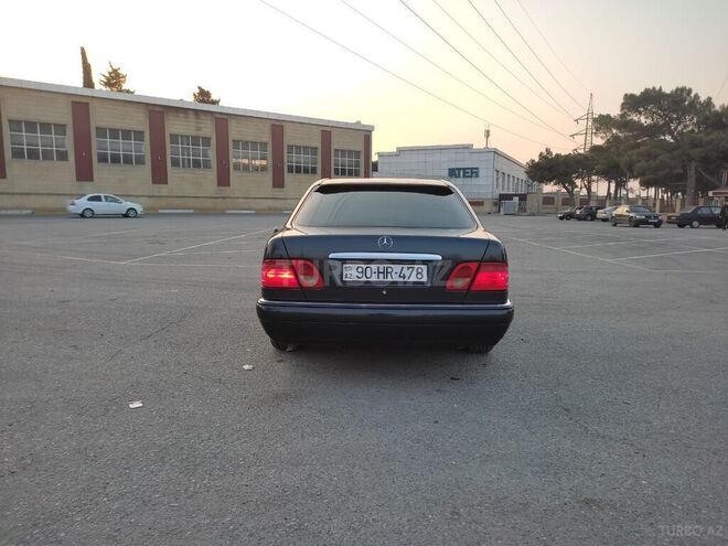 Mercedes E 230 1995, 27,358 km - 2.3 l - Bakı