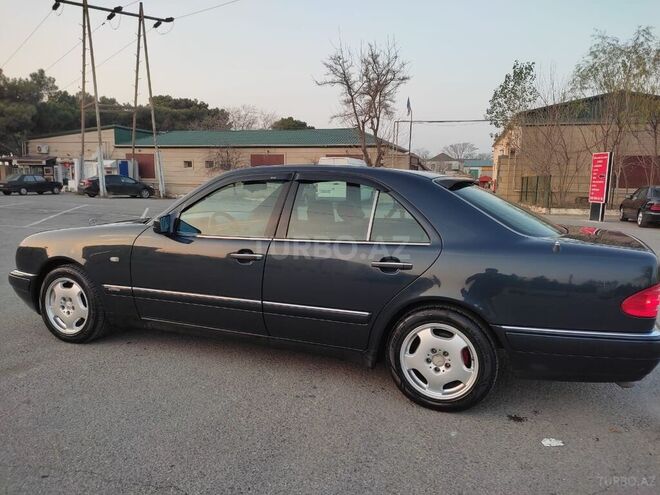 Mercedes E 230 1995, 27,358 km - 2.3 l - Bakı