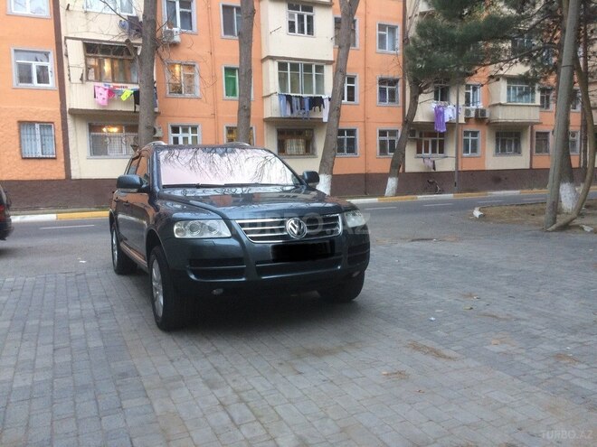 Volkswagen Touareg 2004, 211,500 km - 3.2 l - Bakı