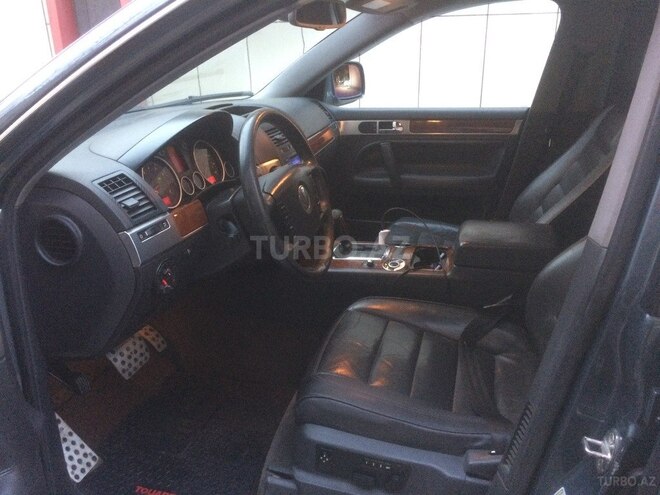 Volkswagen Touareg 2004, 211,500 km - 3.2 l - Bakı