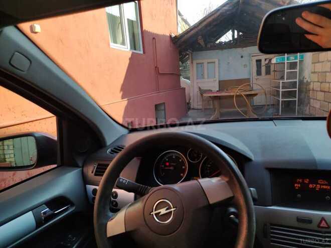 Opel Astra 2006, 247,000 km - 1.3 l - Şəki