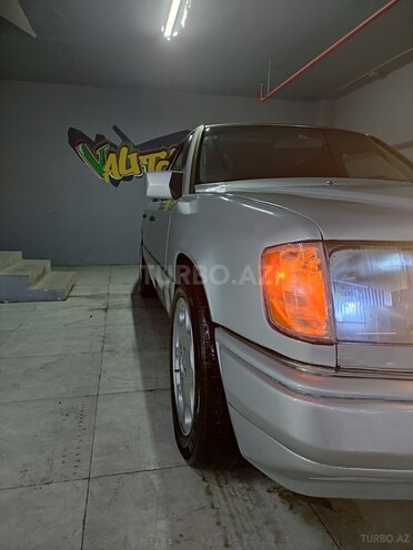 Mercedes E 300 1992, 385,000 km - 3.0 l - Bakı