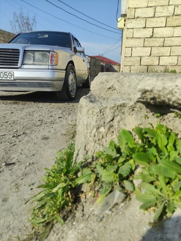 Mercedes E 300 1992, 385,000 km - 3.0 l - Bakı
