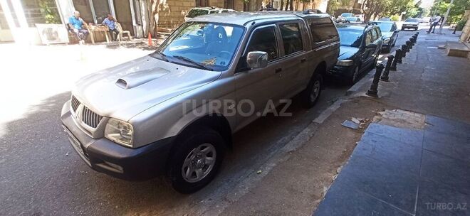 Mitsubishi L200 2006, 250,000 km - 2.5 л - Bakı