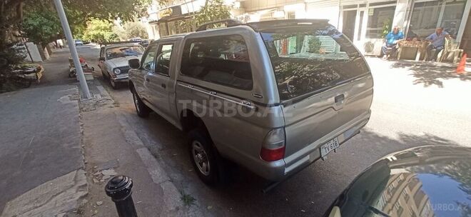 Mitsubishi L200 2006, 250,000 km - 2.5 л - Bakı