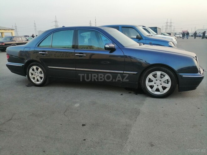 Mercedes E 240 2000, 384,000 km - 2.4 л - Xırdalan