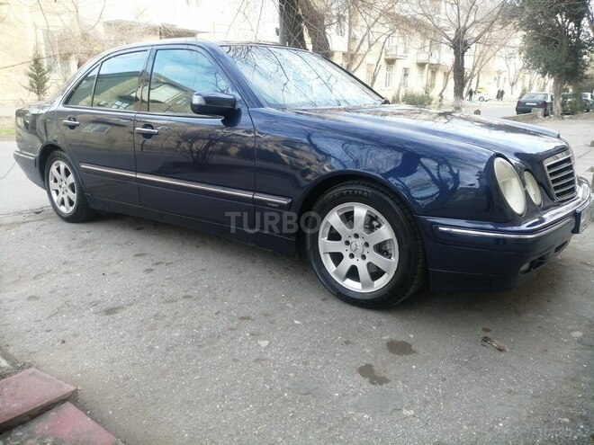Mercedes E 240 2000, 384,000 km - 2.4 л - Xırdalan