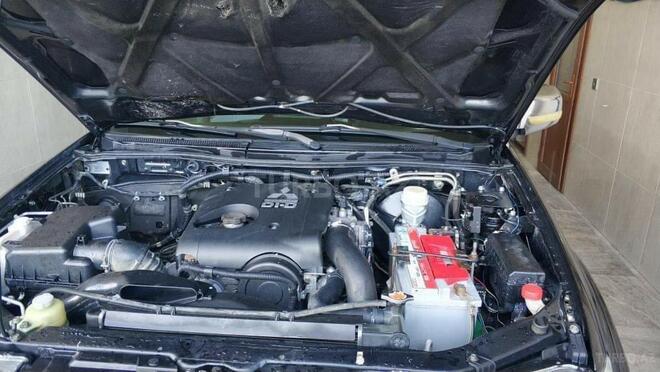 Mitsubishi L200 2013, 305,000 km - 2.4 l - Bakı