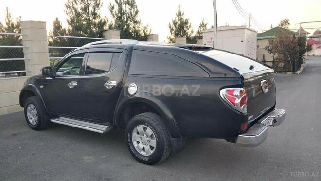 Mitsubishi L200 2013, 305,000 km - 2.4 l - Bakı