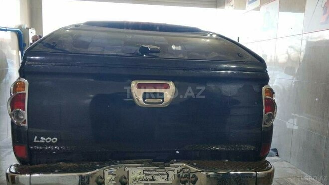 Mitsubishi L200 2013, 305,000 km - 2.4 l - Bakı