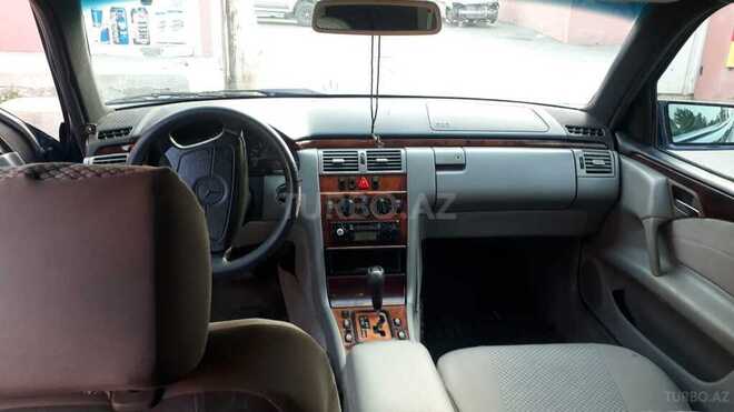 Mercedes E 280 1999, 265,000 km - 2.8 l - Bakı