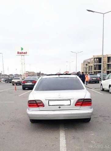 Mercedes E 240 1999, 271,000 km - 2.4 l - Bakı