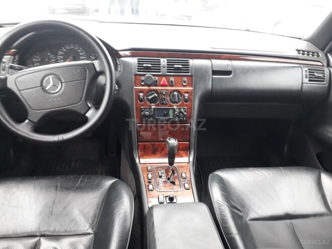 Mercedes E 240 1999, 271,000 km - 2.4 l - Bakı