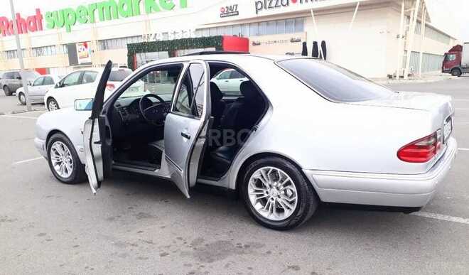 Mercedes E 240 1999, 271,000 km - 2.4 l - Bakı