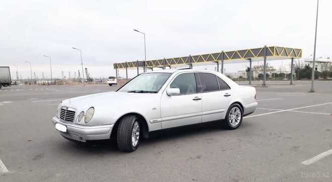 Mercedes E 240 1999, 271,000 km - 2.4 l - Bakı