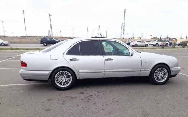 Mercedes E 240 1999, 271,000 km - 2.4 l - Bakı