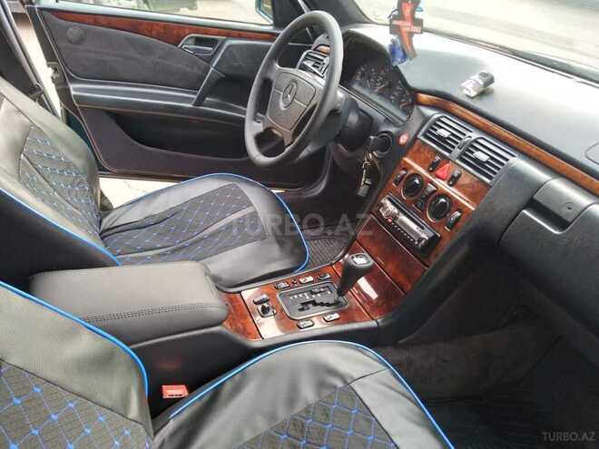 Mercedes E 200 1998, 380,000 km - 2.0 л - Ucar