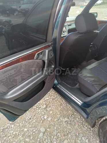 Mercedes E 200 1998, 380,000 km - 2.0 л - Ucar