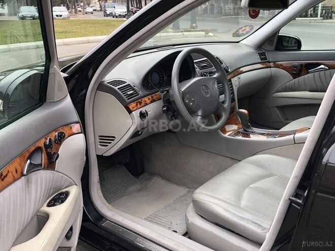 Mercedes E 320 2002, 234,000 km - 3.2 l - Bakı