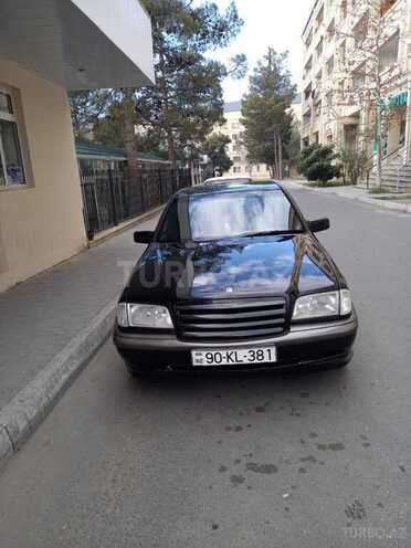 Mercedes C 200 1998, 238,437 km - 2.0 l - Naftalan