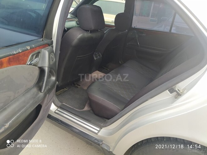 Mercedes E 220 1998, 629,698 km - 2.2 л - Beyləqan