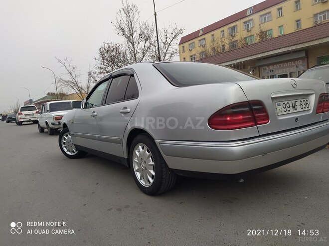 Mercedes E 220 1998, 629,698 km - 2.2 л - Beyləqan