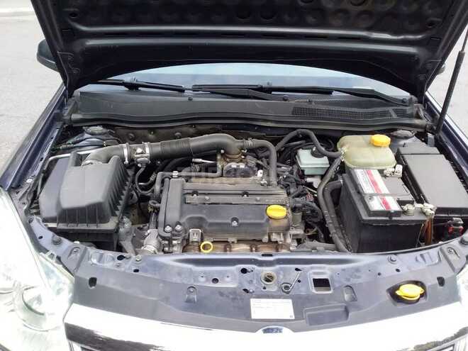 Opel Astra 2010, 182,000 km - 1.4 l - Bakı
