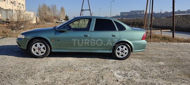 Opel Vectra 1999, 211,000 km - 1.6 л - Bakı