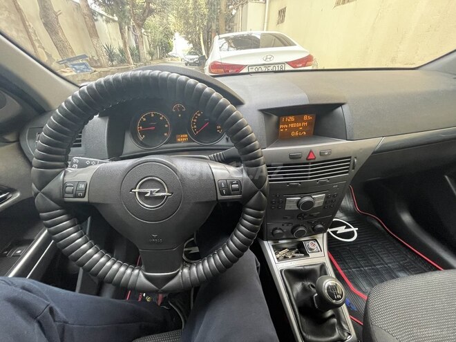 Opel Astra 2006, 163,000 km - 1.3 л - Bakı