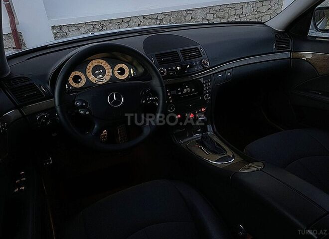 Mercedes E 240 2005, 254,124 km - 2.6 л - Bakı