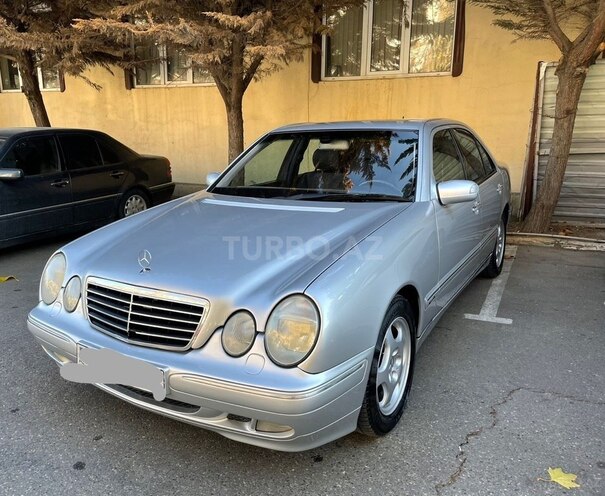 Mercedes E 240 2000, 299,000 km - 2.4 л - Bakı