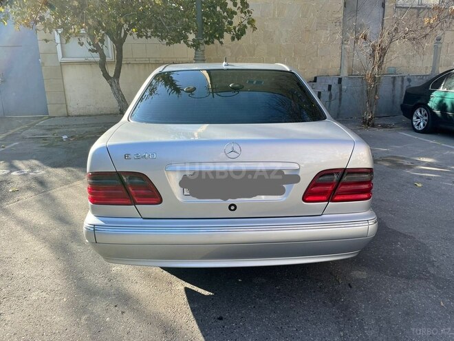 Mercedes E 240 2000, 299,000 km - 2.4 л - Bakı