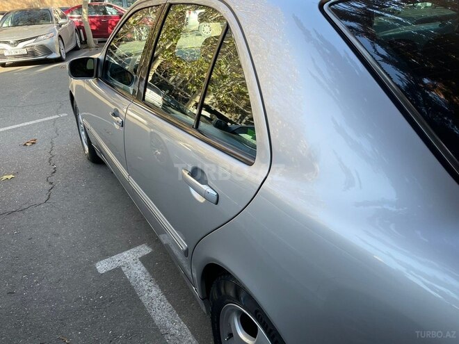 Mercedes E 240 2000, 299,000 km - 2.4 л - Bakı