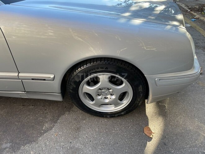 Mercedes E 240 2000, 299,000 km - 2.4 л - Bakı
