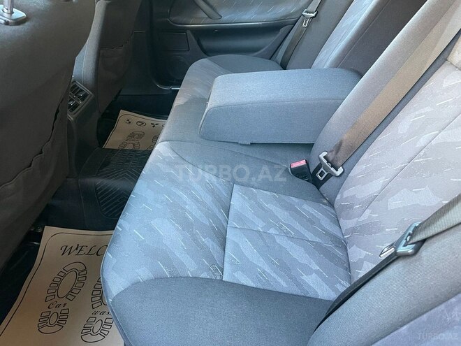 Mercedes E 240 2000, 299,000 km - 2.4 л - Bakı