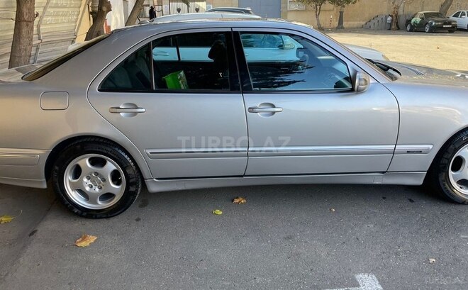 Mercedes E 240 2000, 299,000 km - 2.4 л - Bakı