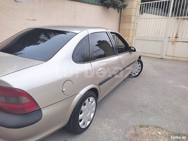 Opel Vectra 1996, 200,000 km - 2.0 l - Bakı