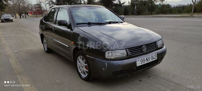 Volkswagen Polo 1999, 245,678 km - 1.6 l - Gəncə