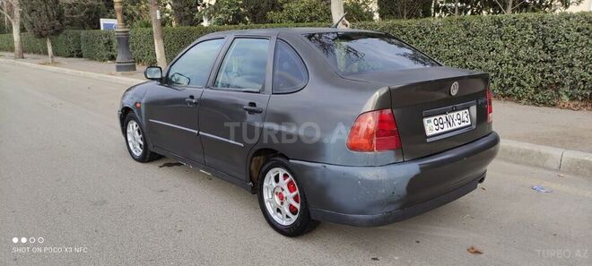 Volkswagen Polo 1999, 245,678 km - 1.6 l - Gəncə