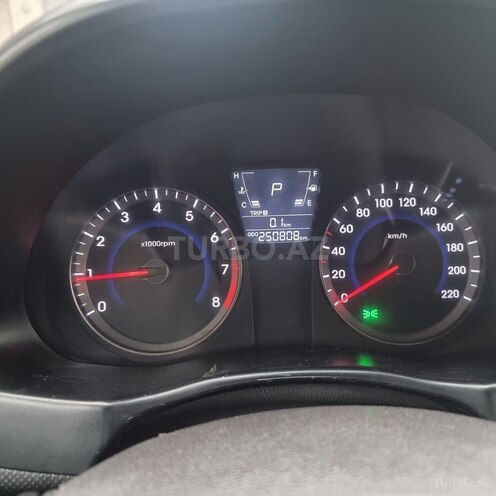Hyundai Accent 2012, 250,000 km - 1.4 л - Bakı