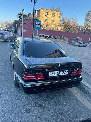 Mercedes E 240 1999, 310,000 km - 2.4 l - Bakı