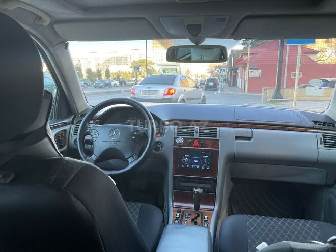 Mercedes E 240 1999, 310,000 km - 2.4 l - Bakı