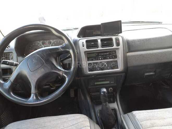 Mitsubishi Pajero io 2000, 30,000 km - 1.8 л - Qazax
